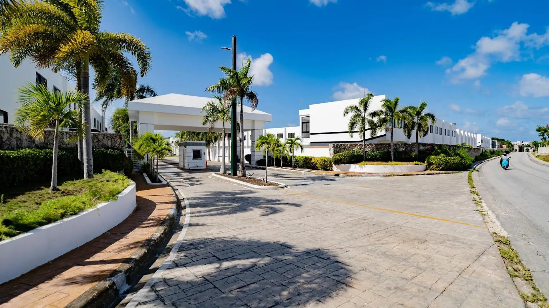 Caribbean Tropical Villa - Free Electricity Included Punta Cana